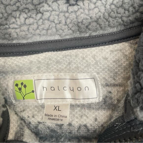 Halcyon Gray Camo Sherpa 1/4 Zip Pullover Jacket Size XL Outdoors Cozy Soft - Picture 6 of 10